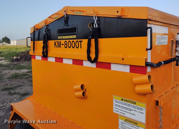 image for item DE7005 2013 KM International KM 8000 asphalt hotbox reclaimer