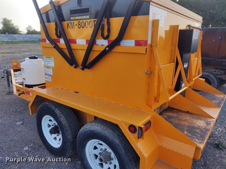 image for item DE7005 2013 KM International KM 8000 asphalt hotbox reclaimer