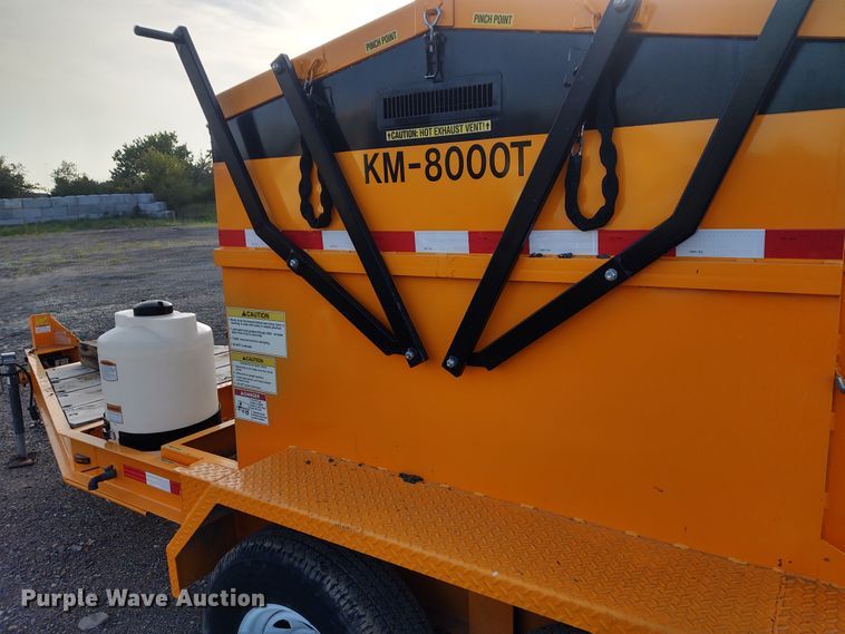 image for item DE7005 2013 KM International KM 8000 asphalt hotbox reclaimer