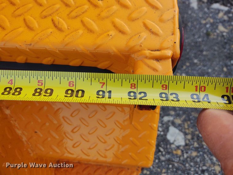 image for item DE7005 2013 KM International KM 8000 asphalt hotbox reclaimer