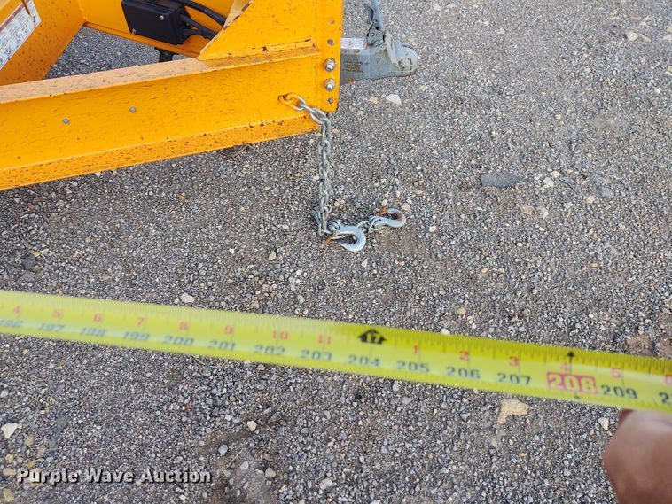 image for item DE7005 2013 KM International KM 8000 asphalt hotbox reclaimer