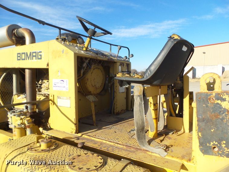 image for item DF0995 Bomag MPH 100  reclaimer
