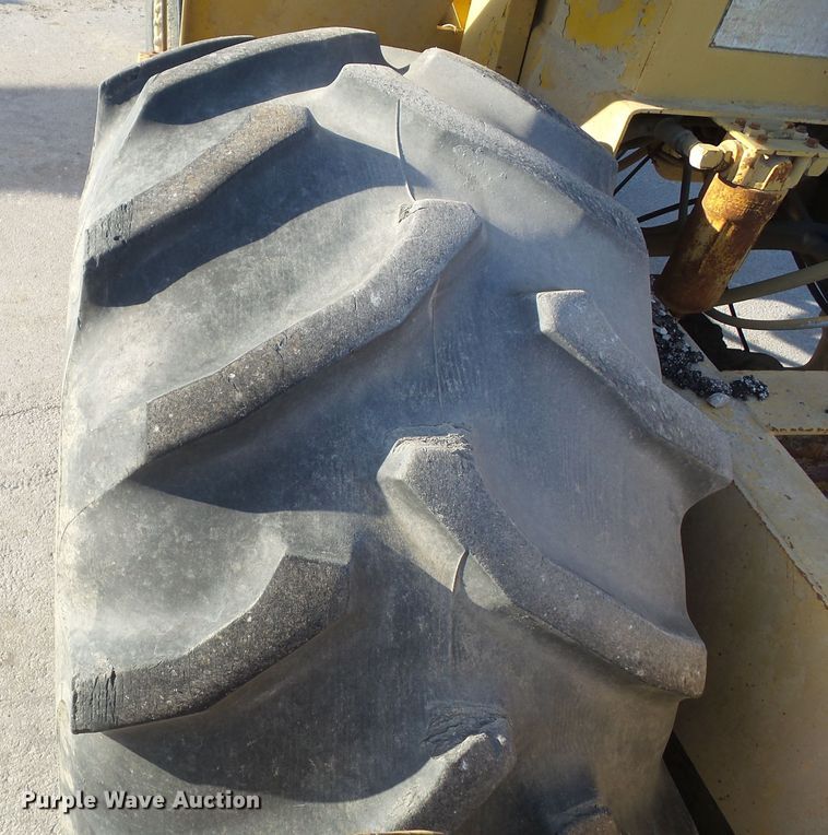 image for item DF0995 Bomag MPH 100  reclaimer