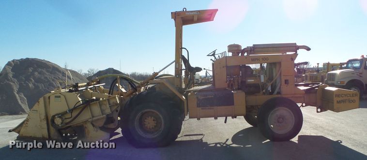 image for item DF0996 Bomag MPH 100R  reclaimer