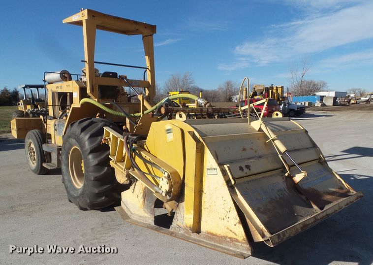 image for item DF0996 Bomag MPH 100R  reclaimer