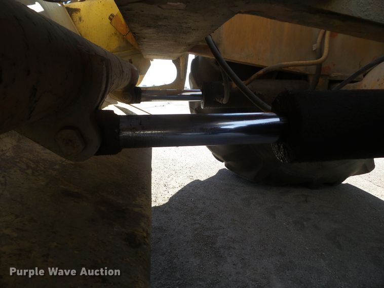 image for item DF0996 Bomag MPH 100R  reclaimer