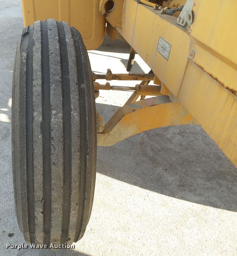 image for item DF0996 Bomag MPH 100R  reclaimer