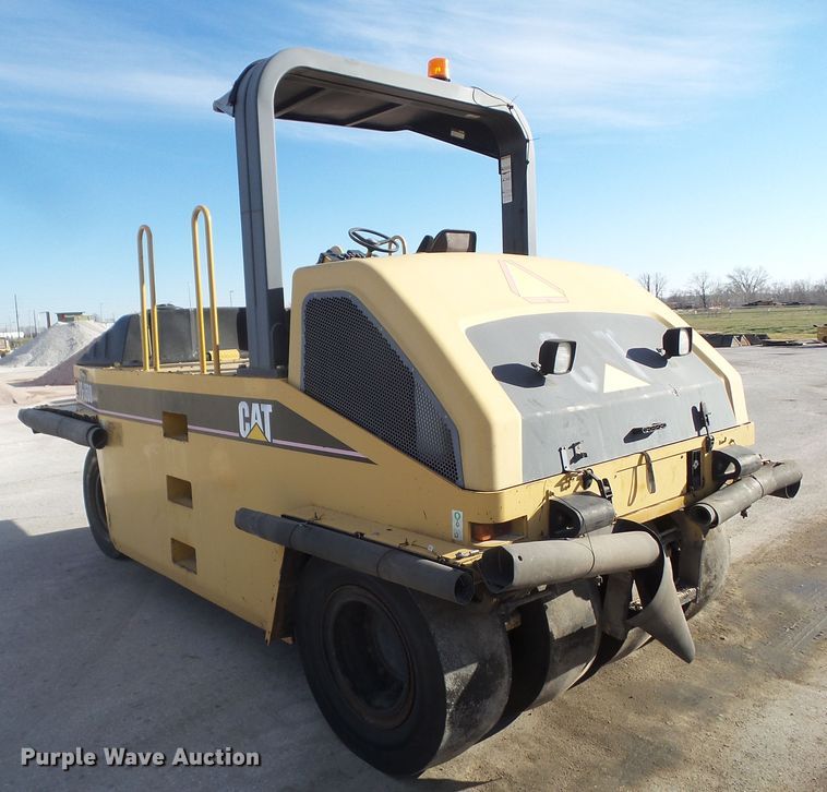 image for item DF0997 Caterpillar PS-360B  pneumatic roller