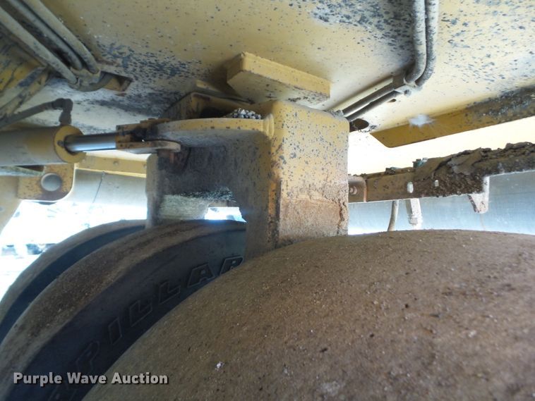 image for item DF0997 Caterpillar PS-360B  pneumatic roller