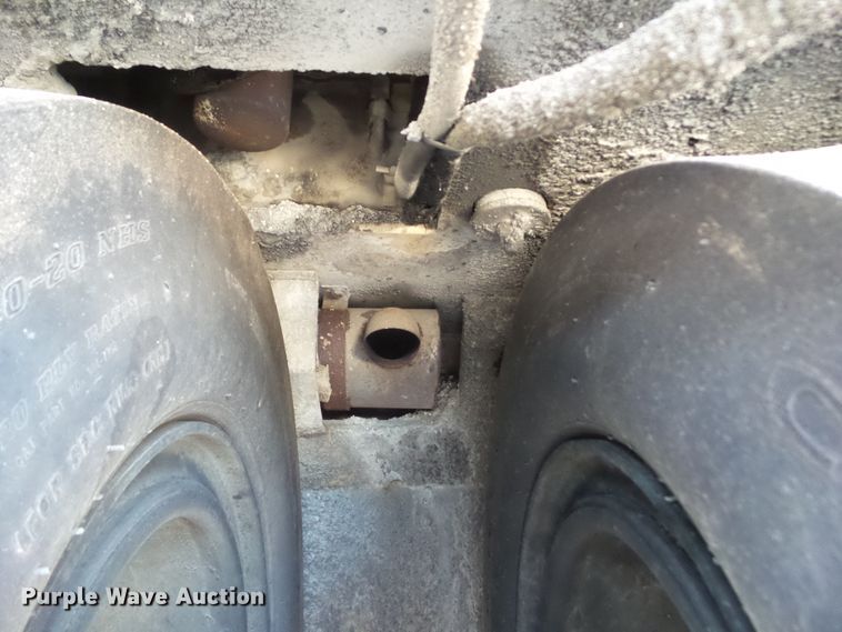 image for item DF0997 Caterpillar PS-360B  pneumatic roller