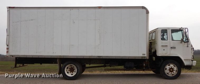image for item DF3221 1996 Isuzu FSR  box truck