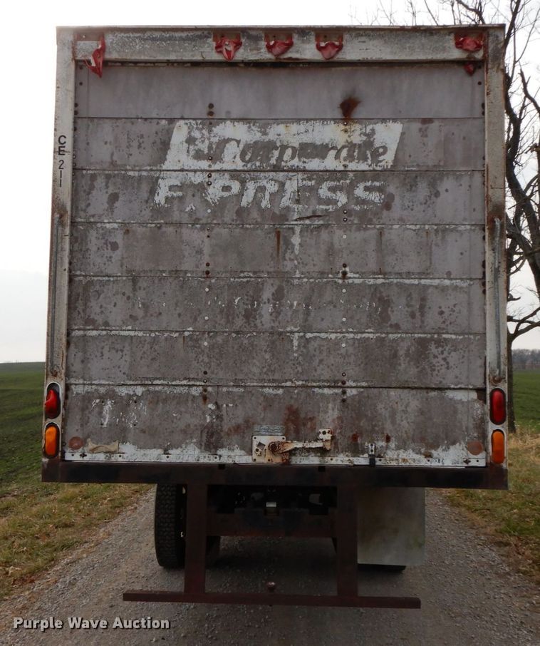 image for item DF3221 1996 Isuzu FSR  box truck