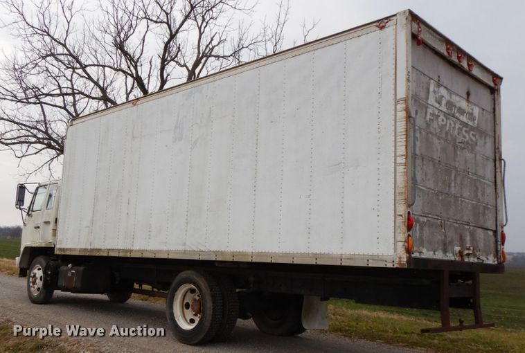 image for item DF3221 1996 Isuzu FSR  box truck