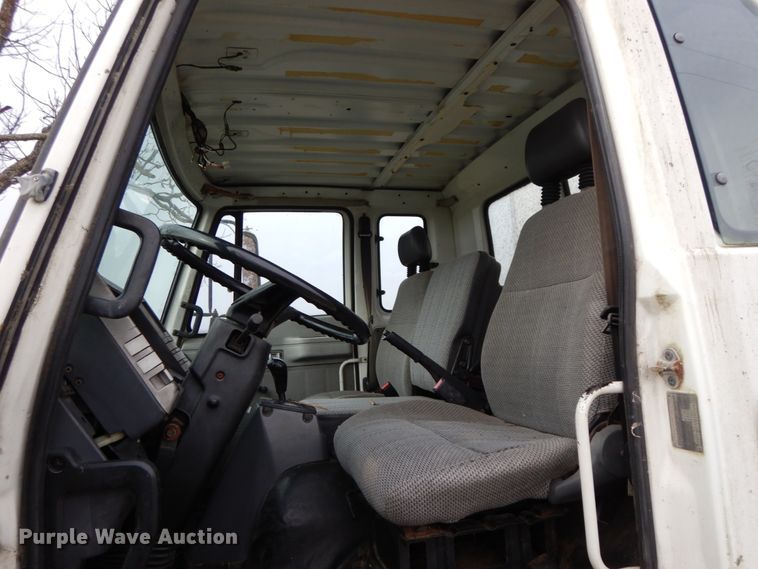 image for item DF3221 1996 Isuzu FSR  box truck