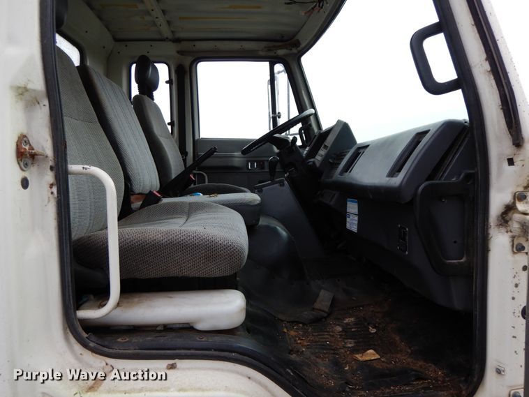 image for item DF3221 1996 Isuzu FSR  box truck