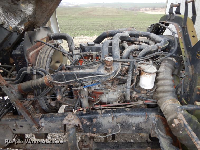 image for item DF3221 1996 Isuzu FSR  box truck