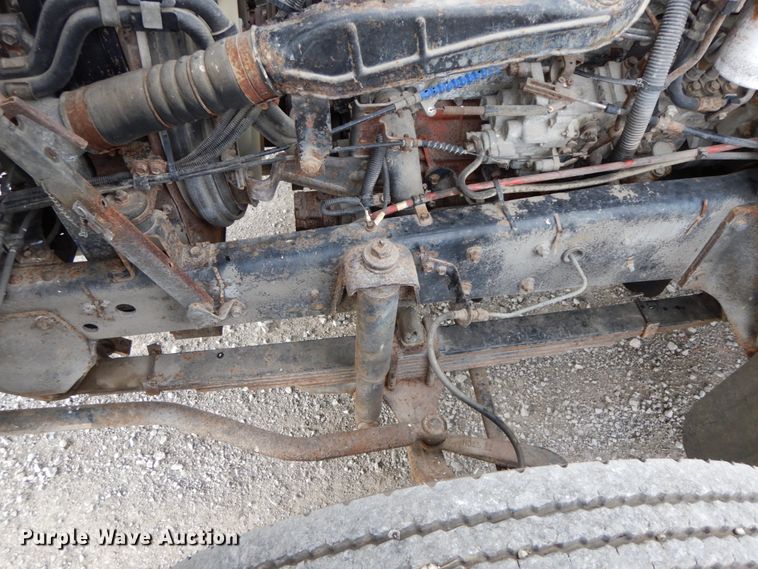 image for item DF3221 1996 Isuzu FSR  box truck