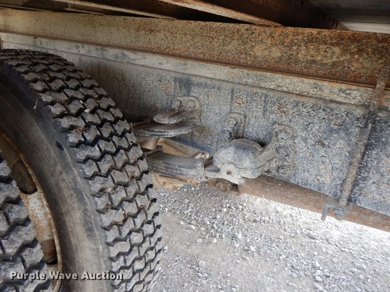 image for item DF3221 1996 Isuzu FSR  box truck