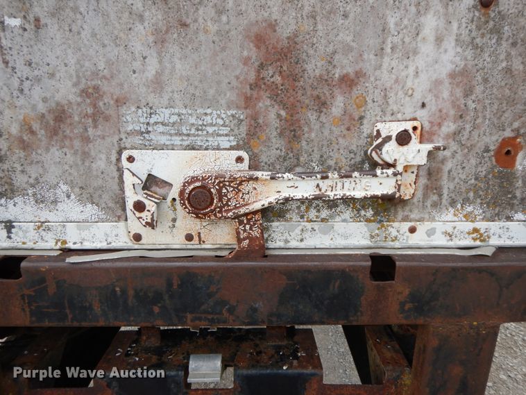 image for item DF3221 1996 Isuzu FSR  box truck