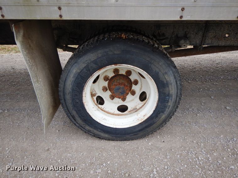 image for item DF3221 1996 Isuzu FSR  box truck