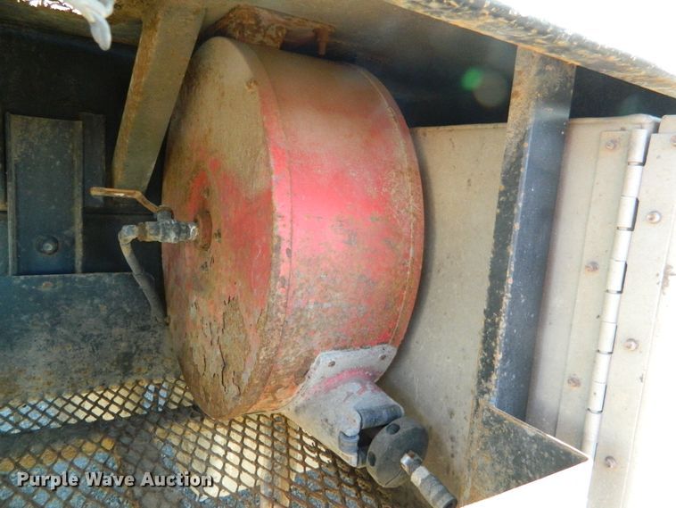 image for item DF4595 2001 Mack RD688S  vacuum truck