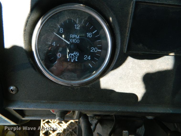 image for item DF4595 2001 Mack RD688S  vacuum truck