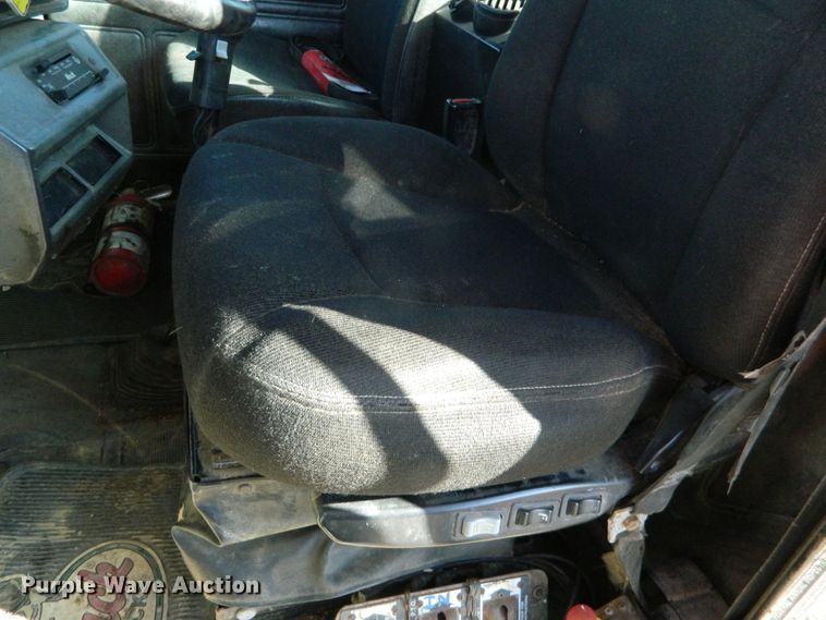 image for item DF4595 2001 Mack RD688S  vacuum truck