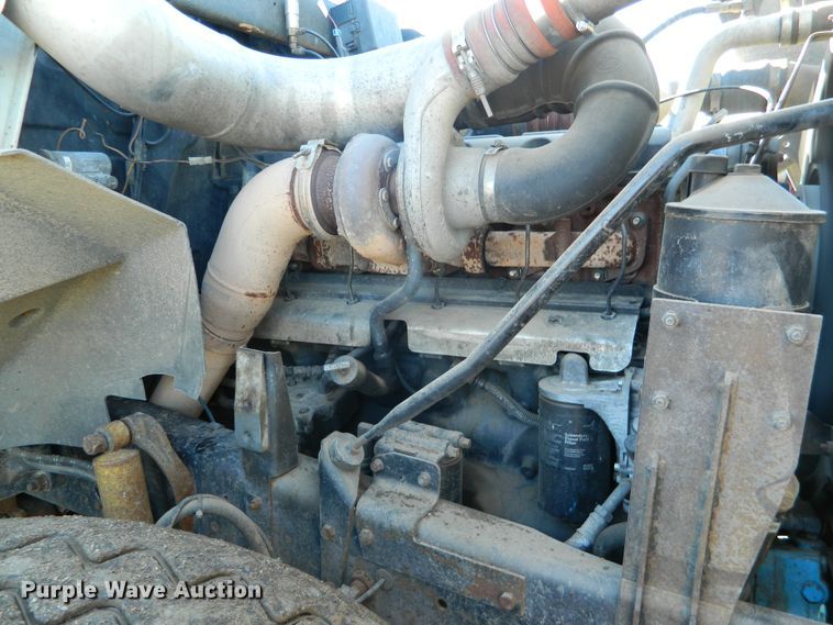 image for item DF4595 2001 Mack RD688S  vacuum truck