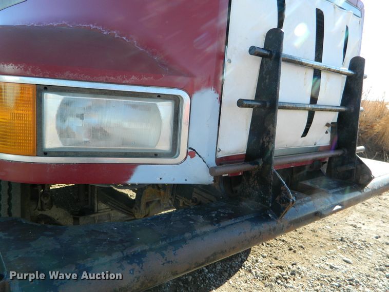 image for item DF4599 1998 Mack CH613  vacuum truck