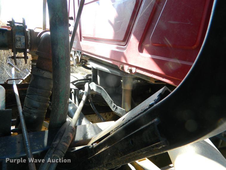 image for item DF4599 1998 Mack CH613  vacuum truck