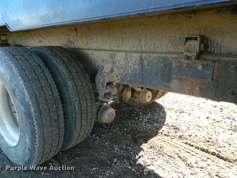 image for item DF4599 1998 Mack CH613  vacuum truck