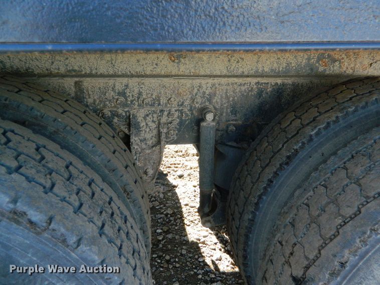 image for item DF4599 1998 Mack CH613  vacuum truck