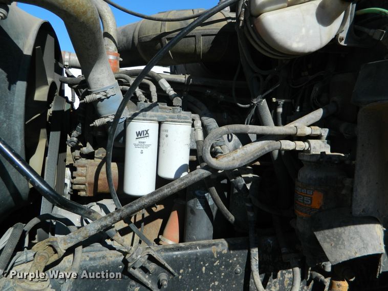 image for item DF4599 1998 Mack CH613  vacuum truck