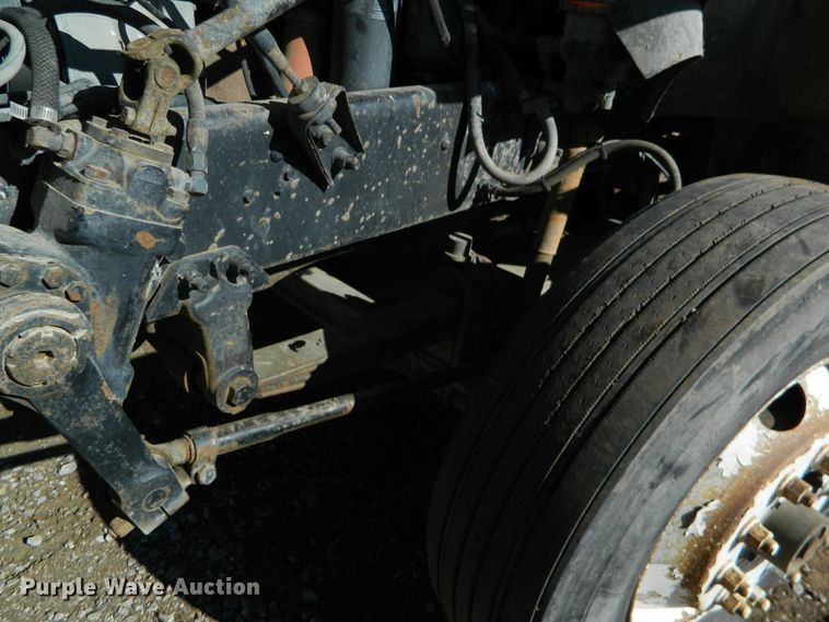 image for item DF4599 1998 Mack CH613  vacuum truck