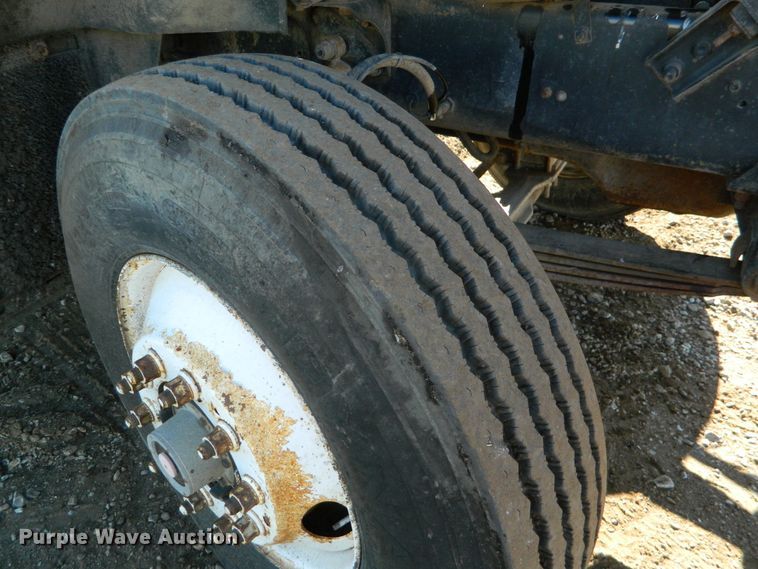 image for item DF4599 1998 Mack CH613  vacuum truck