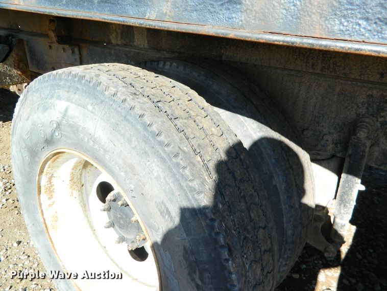 image for item DF4599 1998 Mack CH613  vacuum truck