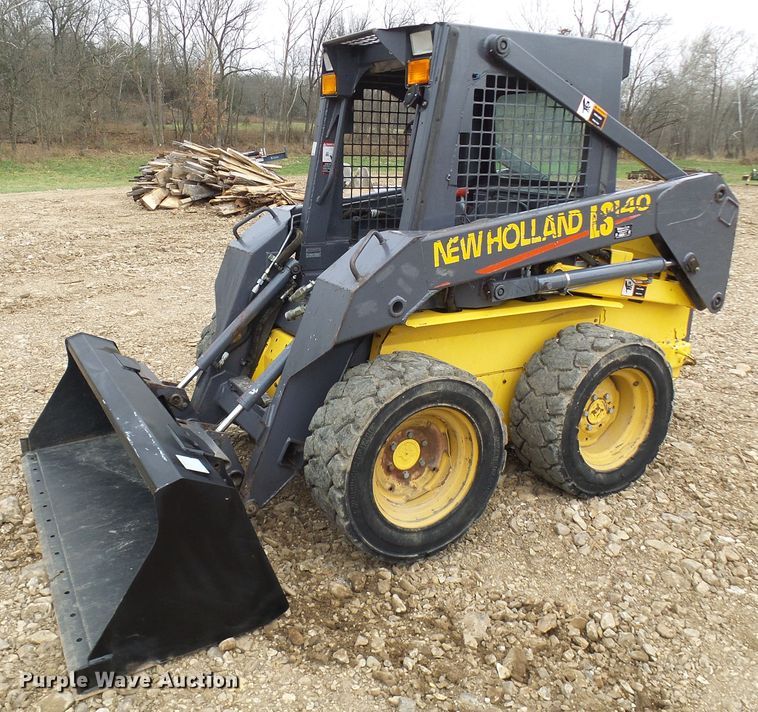 image for item DG2130 2001 New Holland LS140  skid steer loader