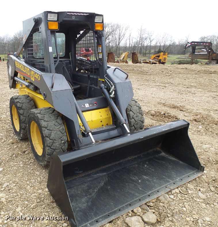 image for item DG2130 2001 New Holland LS140  skid steer loader