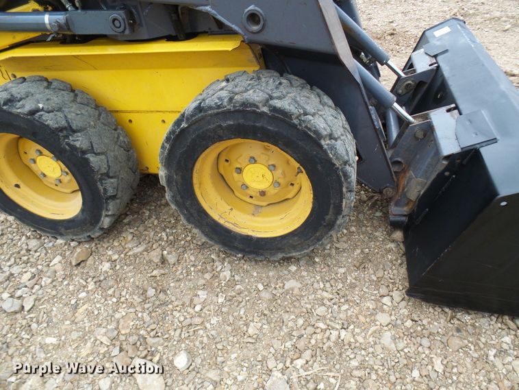 image for item DG2130 2001 New Holland LS140  skid steer loader
