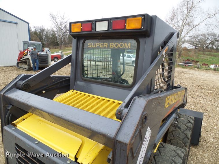 image for item DG2130 2001 New Holland LS140  skid steer loader