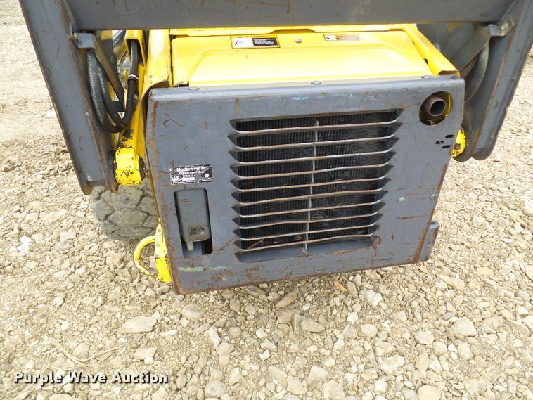 image for item DG2130 2001 New Holland LS140  skid steer loader