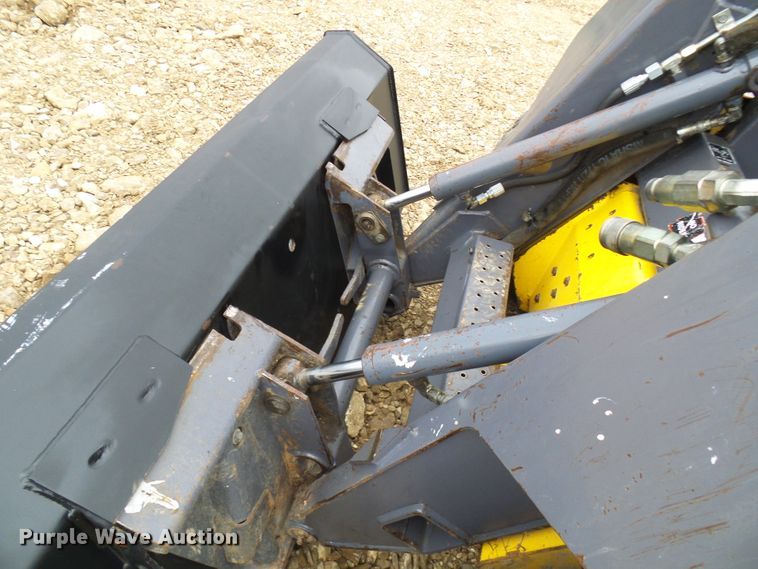 image for item DG2130 2001 New Holland LS140  skid steer loader