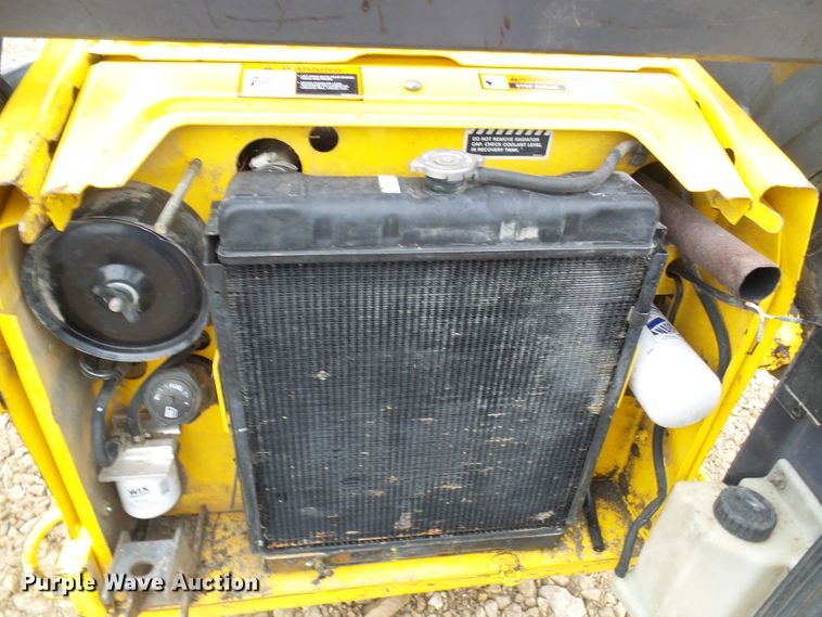 image for item DG2130 2001 New Holland LS140  skid steer loader