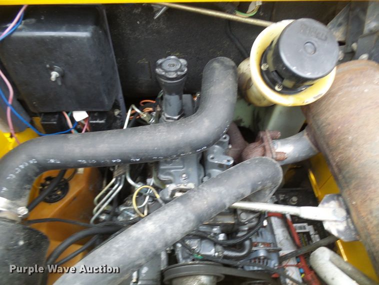 image for item DG2130 2001 New Holland LS140  skid steer loader