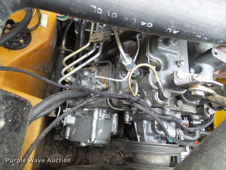 image for item DG2130 2001 New Holland LS140  skid steer loader