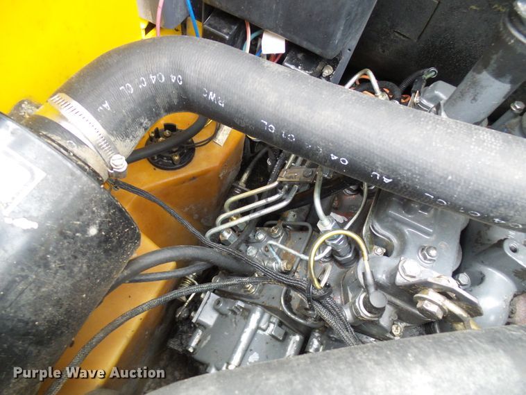 image for item DG2130 2001 New Holland LS140  skid steer loader