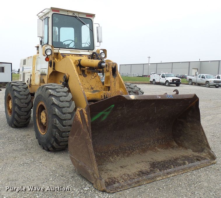 image for item DG2132 1984 International Harvester 530  wheel loader