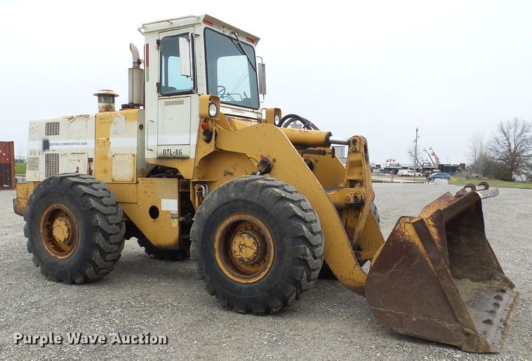 image for item DG2132 1984 International Harvester 530  wheel loader