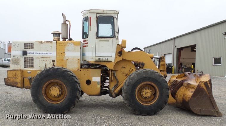 image for item DG2132 1984 International Harvester 530  wheel loader