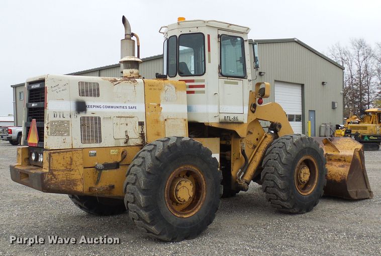 image for item DG2132 1984 International Harvester 530  wheel loader